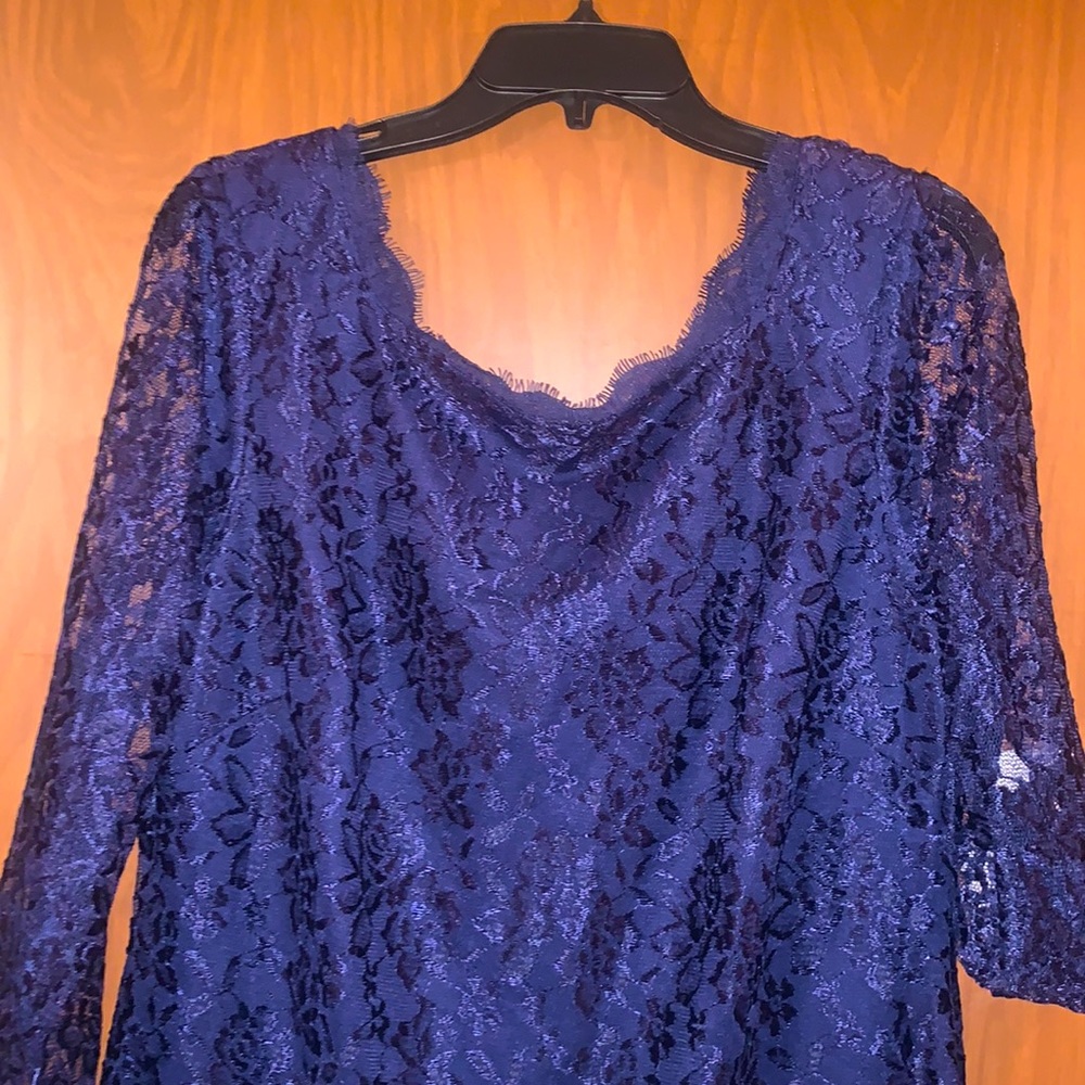 Lace body-con dress